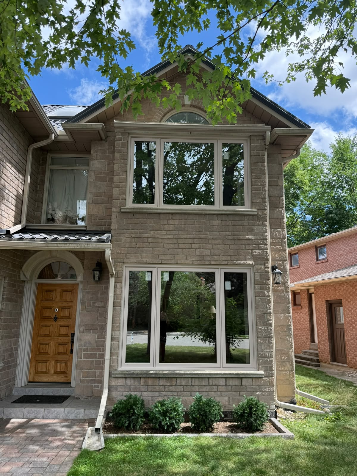 Full home window replacement in Toronto built to withstand changing weather