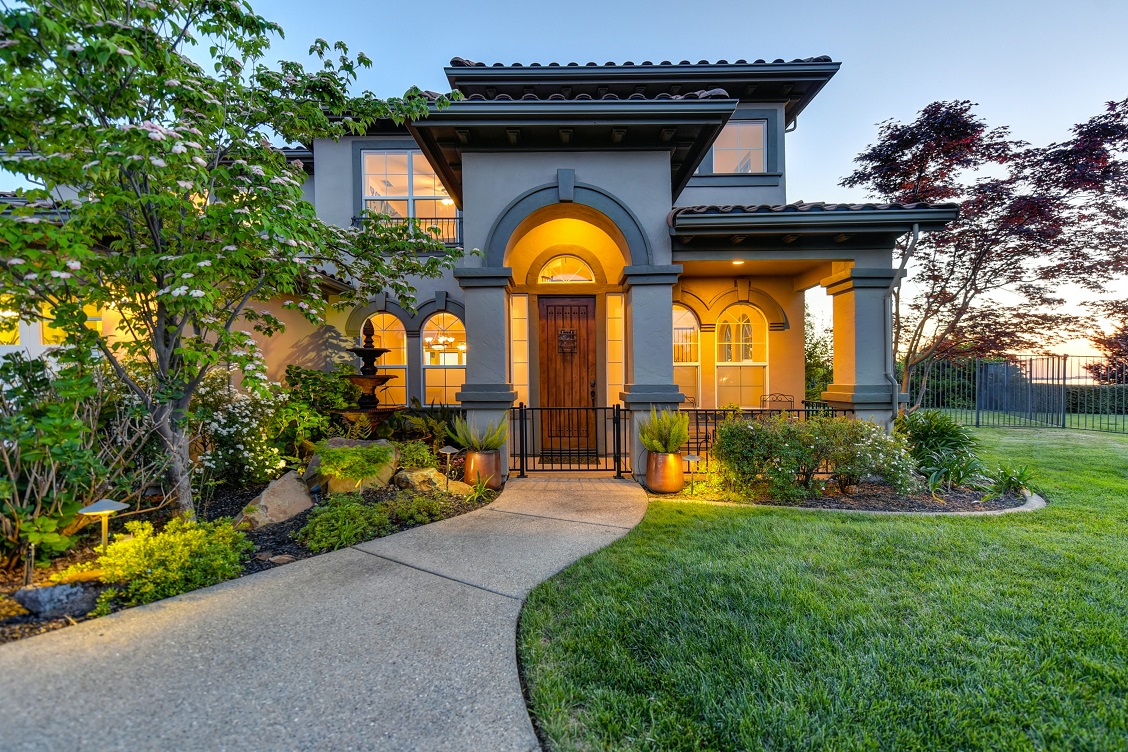 How-an-entry-door-creates-a-beautiful-home